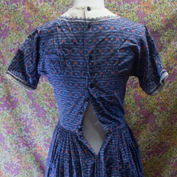 Cute Vintage 1950s womens day dress with heart pattern - Picture 7 of 7